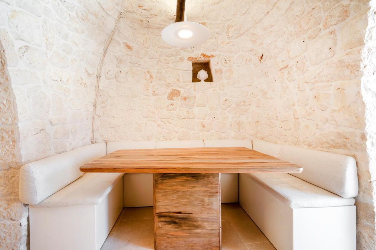 オストゥーニ Trulli Cicerali , Trulli Design Con Piscina Panoramicaヴィラ エクステリア 写真